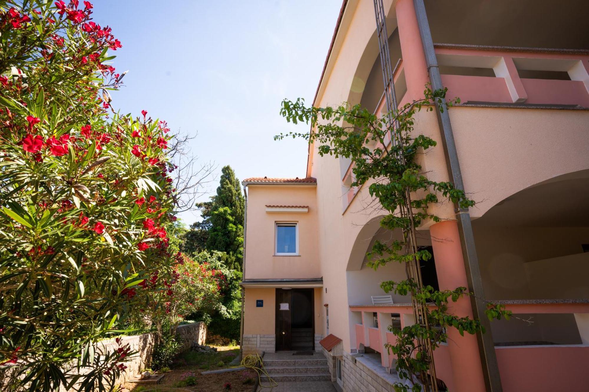 Villa Barbara Oasis Central Suite With Terrace Novalja Zewnętrze zdjęcie